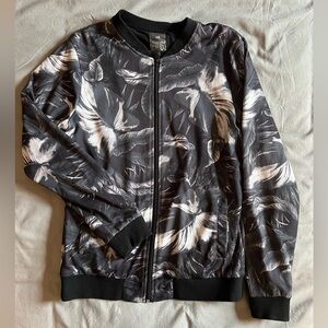Black & White Plant Pattern Athletic Sweater (Small/European Medium)